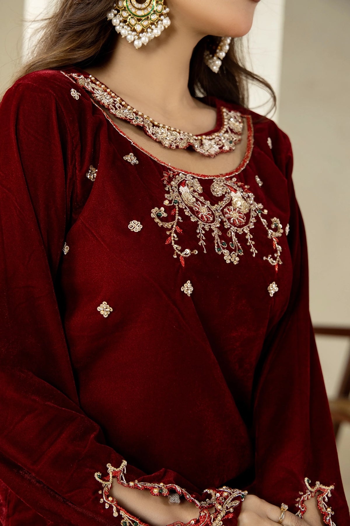 Maroon Makhmal embellished neckline